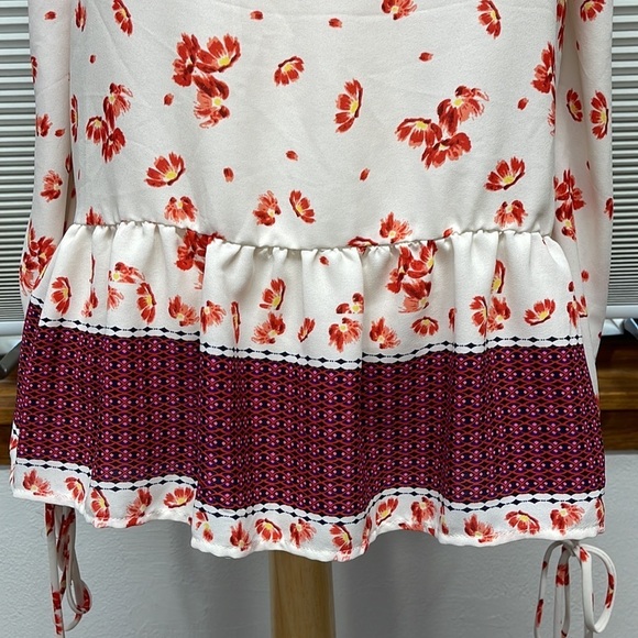 Sienna Sky NWT White and Pink Floral Print Cold Shoulder Peplum Top Size XS - Picture 4 of 10